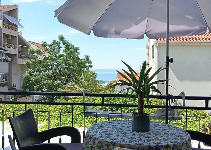 Family Apartments Leona Makarska